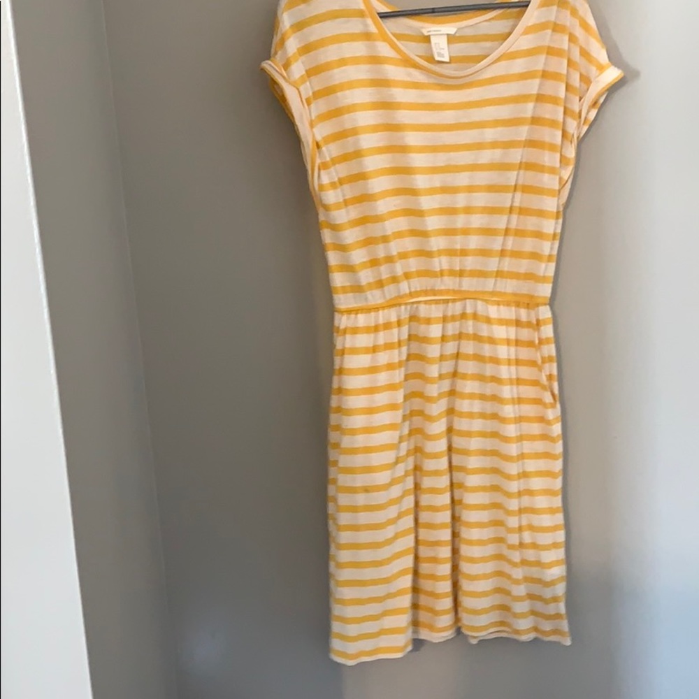 Yellow striped dress.